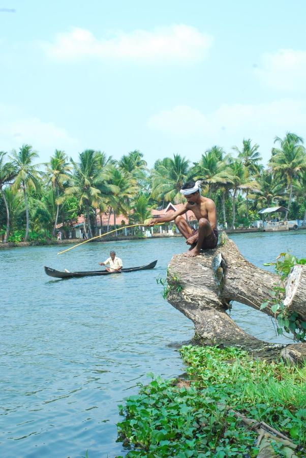 Triveny River Palace Hotel Alappuzha ภายนอก รูปภาพ