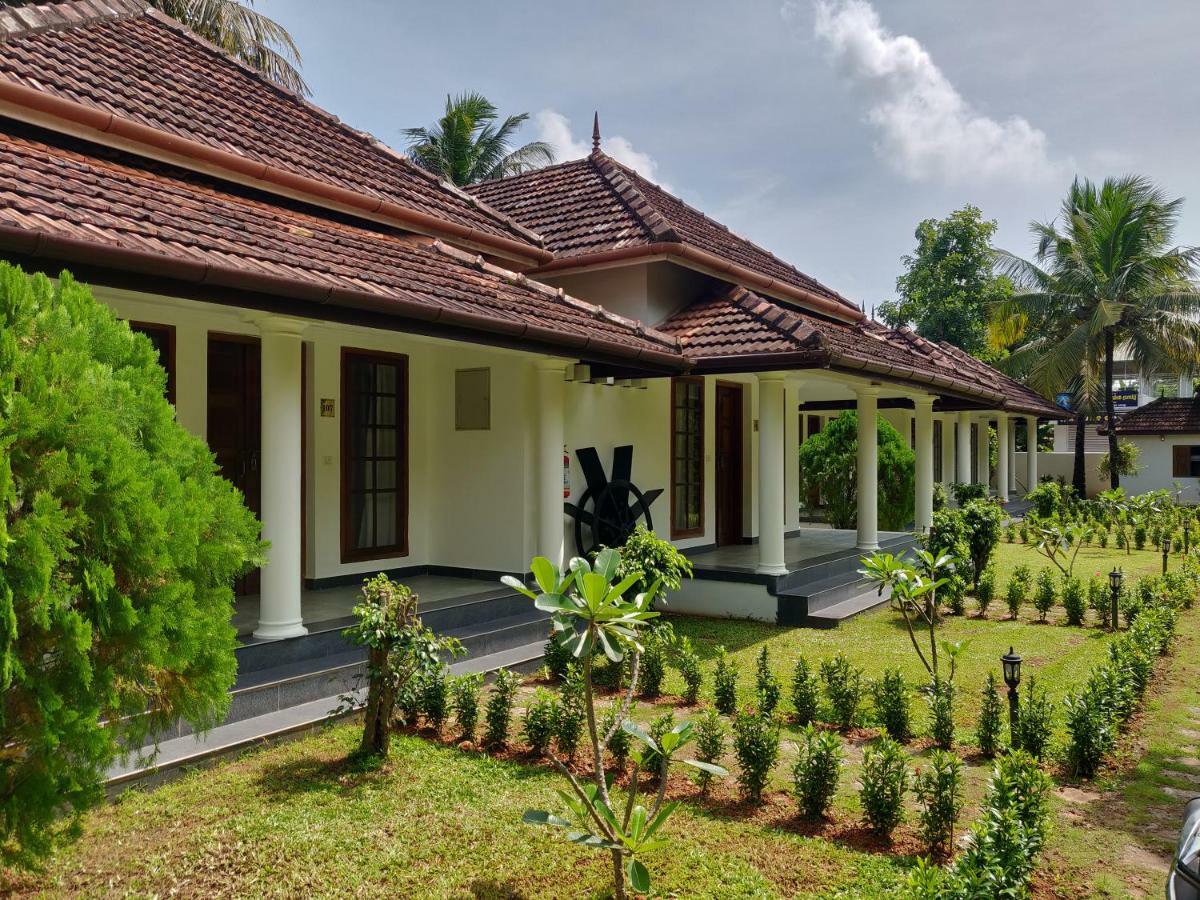 Triveny River Palace Hotel Alappuzha ภายนอก รูปภาพ