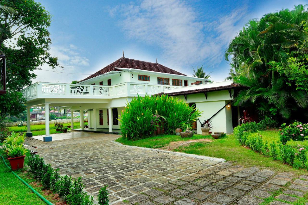 Triveny River Palace Hotel Alappuzha ภายนอก รูปภาพ