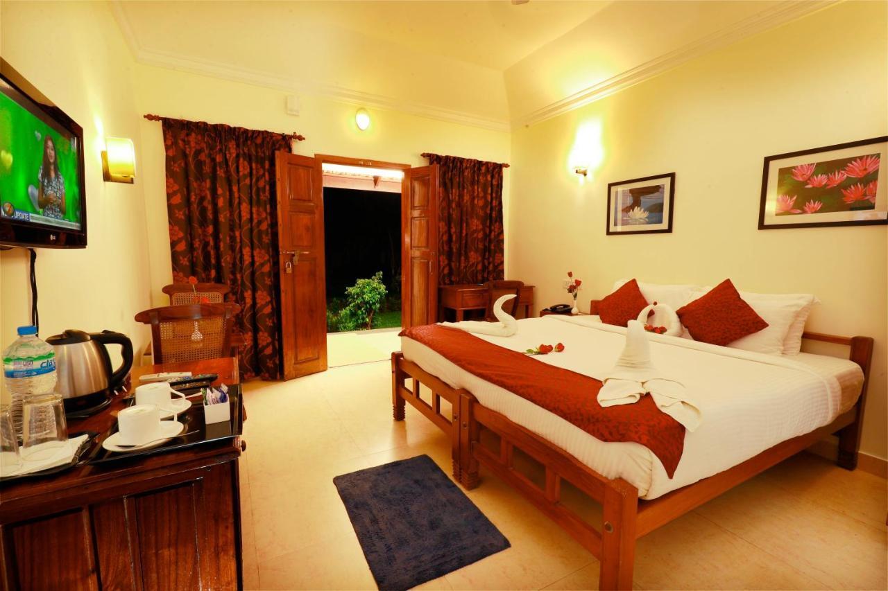 Triveny River Palace Hotel Alappuzha ภายนอก รูปภาพ