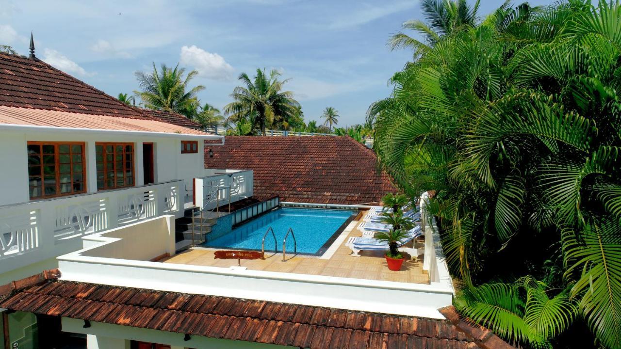 Triveny River Palace Hotel Alappuzha ภายนอก รูปภาพ